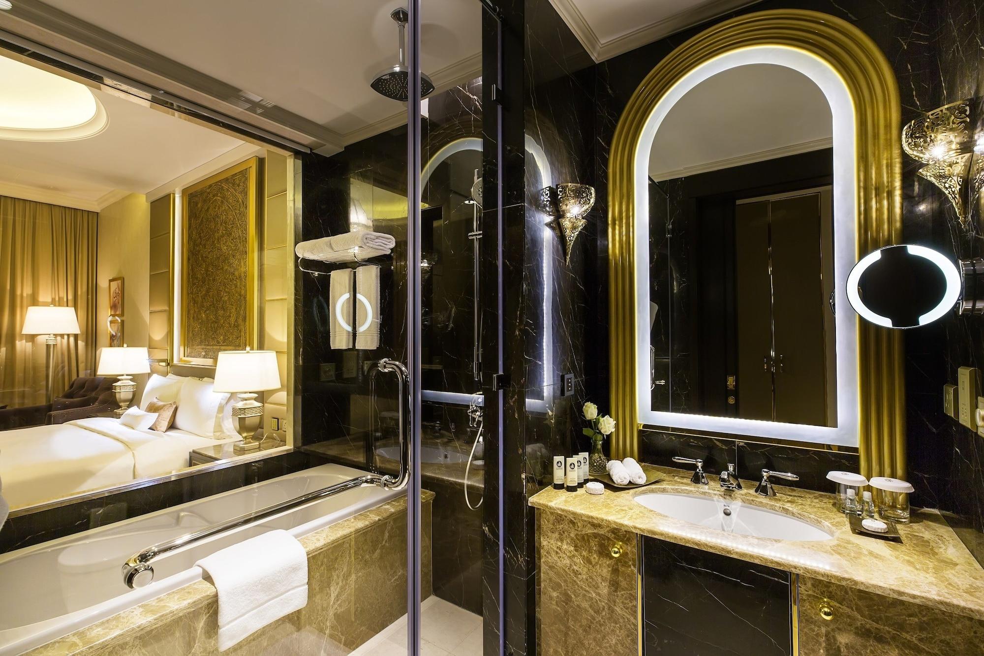 Ezdan Palace 5*